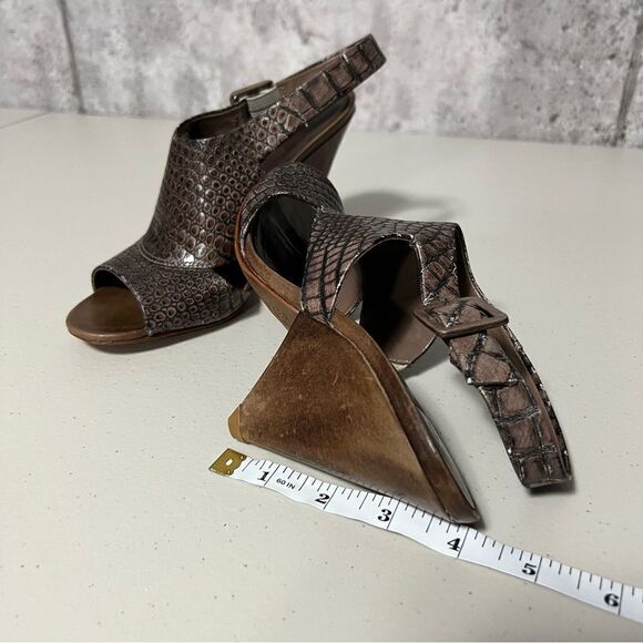 Schutz Croc Embossed Cone Heels Leather - Picture 8 of 11